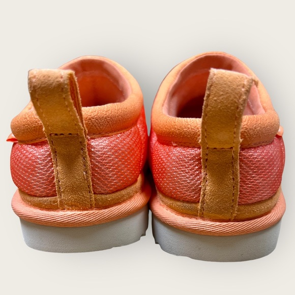NEW! UGG Junior/Women’s slip on sandals. Neon Orange. Soft cushioned comfortable - Picture 3 of 12
